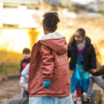 Enfants de l'école HPI Arborescences jouant ensemble